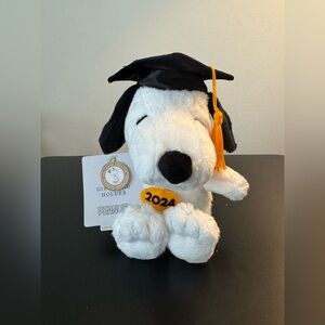 Hallmark 2024 Graduate Fluffy Snoopy Plush with Tassel Hat